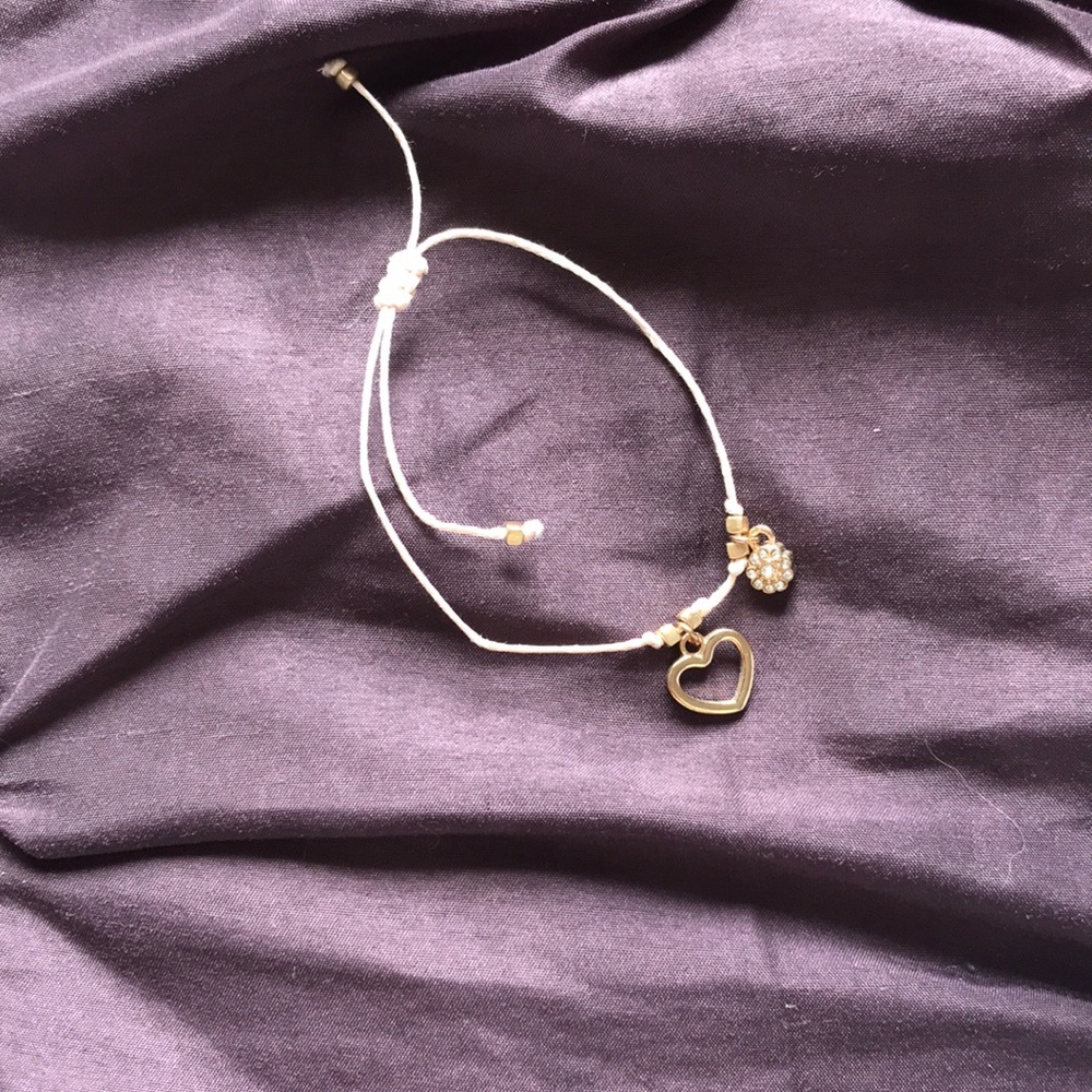 A pull Bracelet